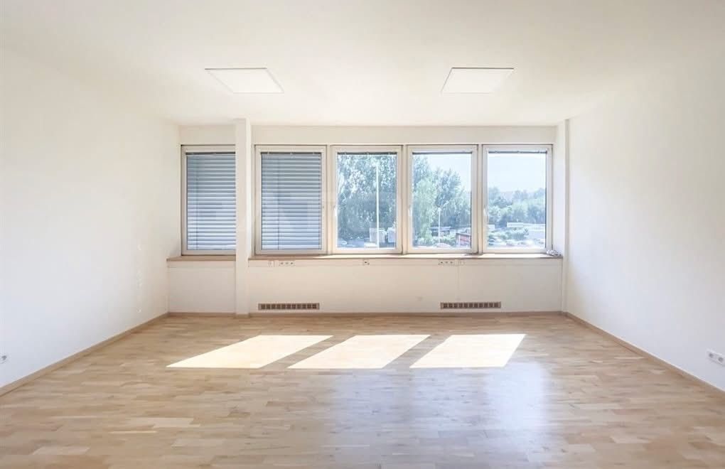 Kancelář · 54 m² · V Cibulkách, Praha - 4