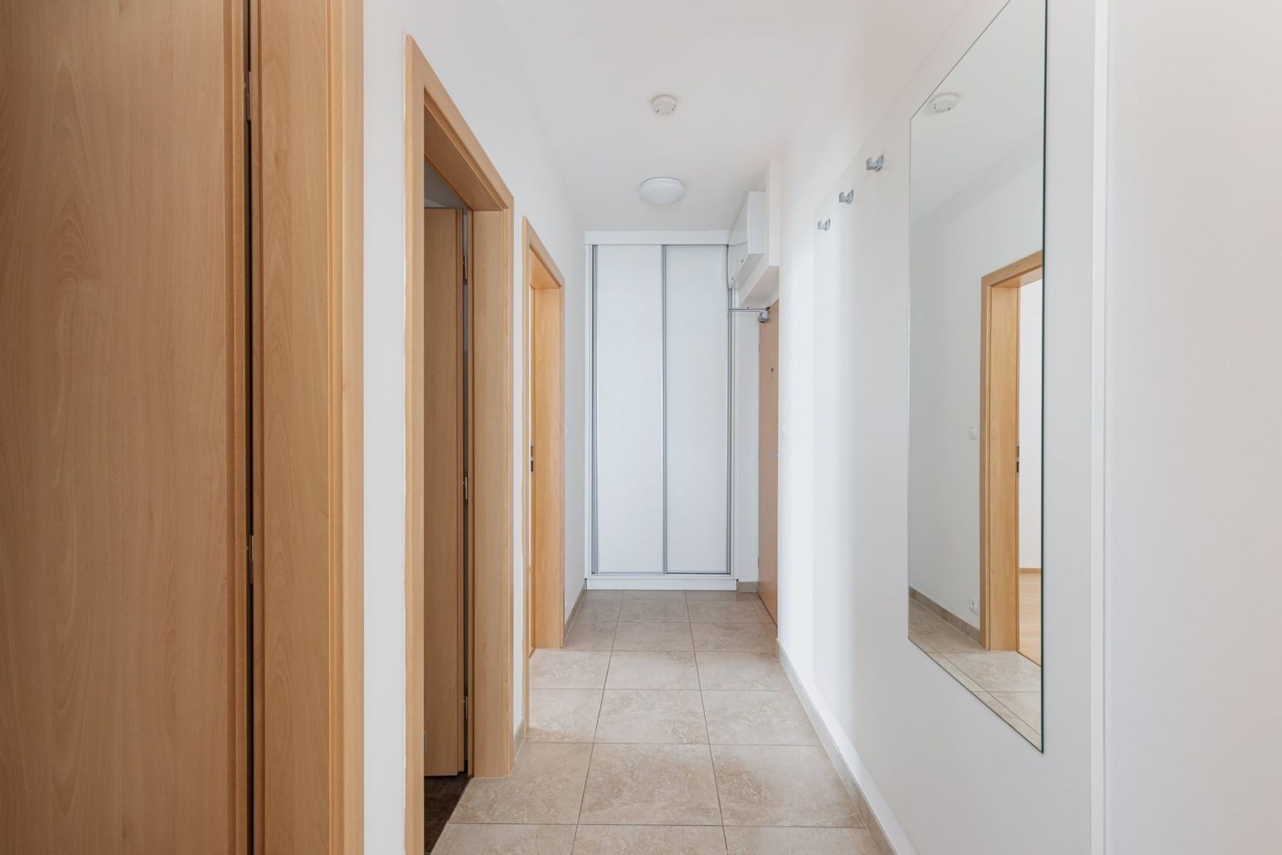 Pronájem byt 2+kk - U Slovanky, Praha - Libeň, 57 m² - 5