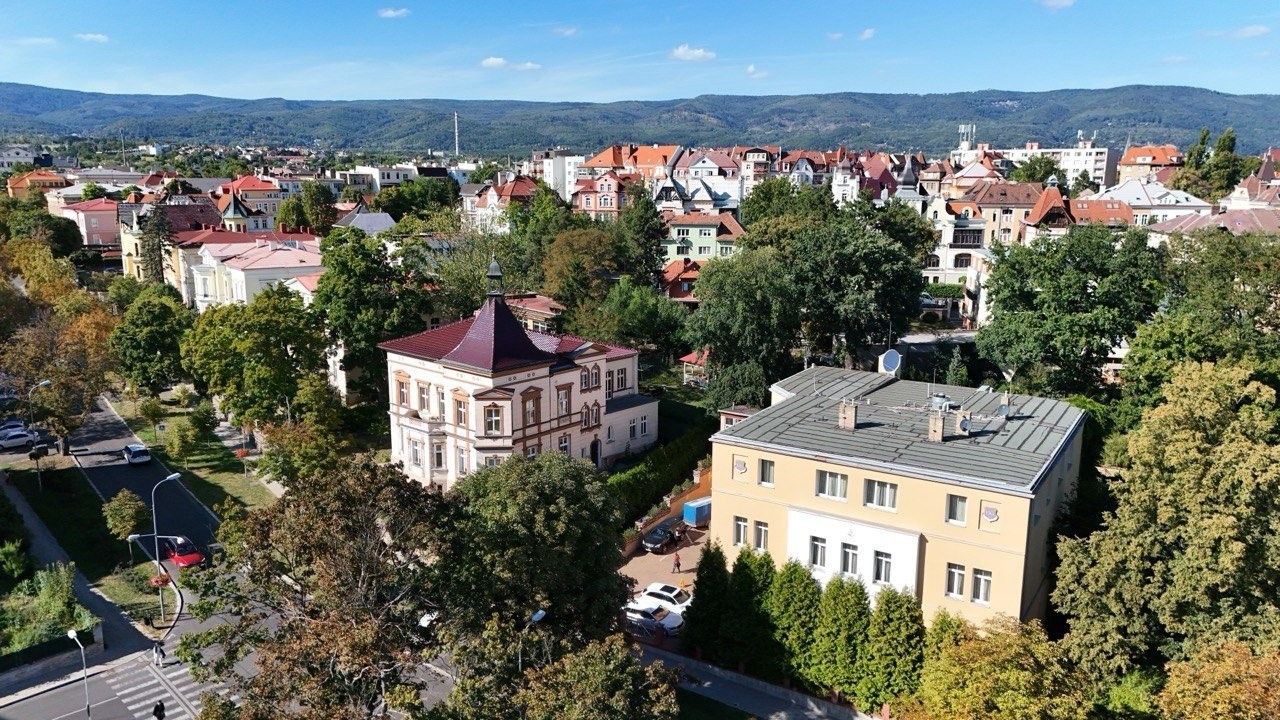 Ubytovací zařízení · 1 500 m² · Vrchlického, Teplice - 3