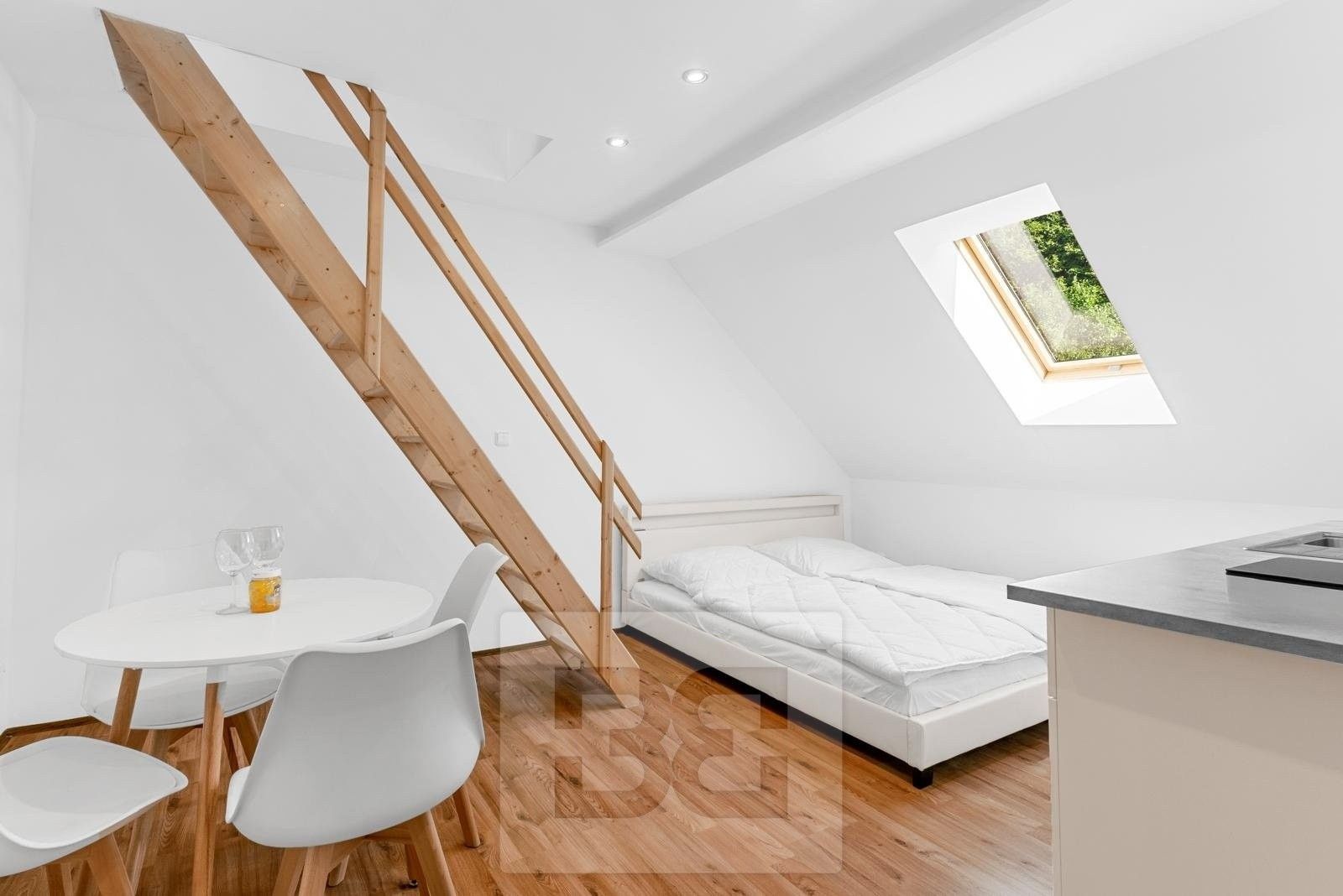 2+kk, Velké Hamry, 40 m²
