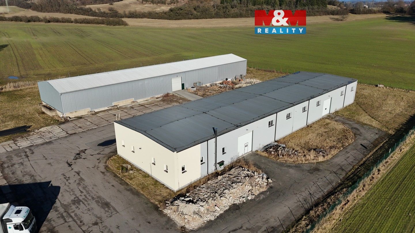 Sklady, Čestice, 650 m²