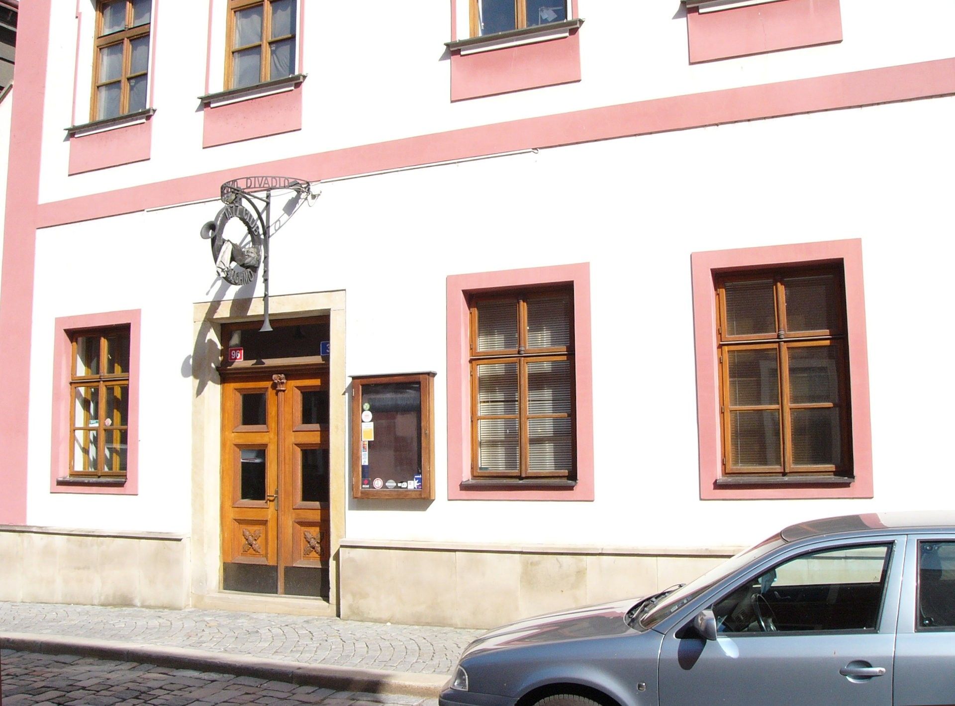 Restaurace, Dlouhá, Hradec Králové, 300 m²