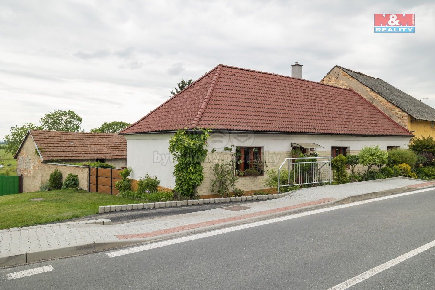 Rodinné domy, Činěves, 90 m²