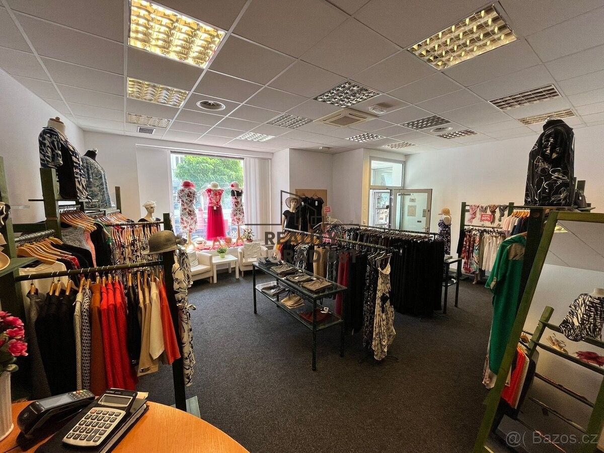 Obchodní prostory, Hodonín, 695 01