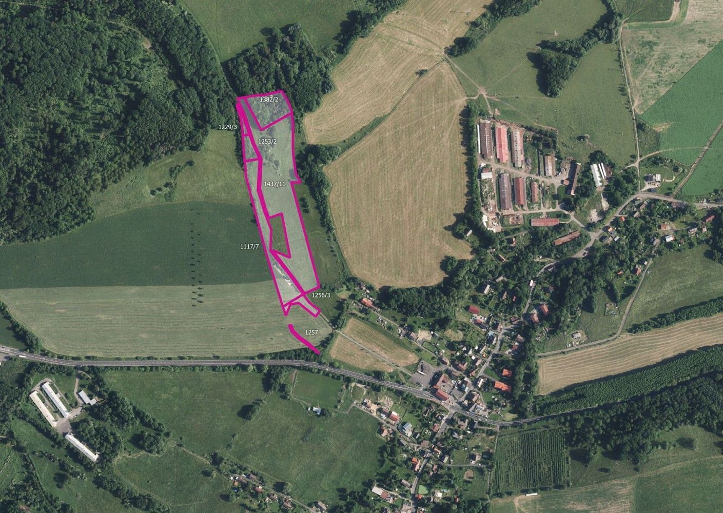 Louka, 21 874 m²