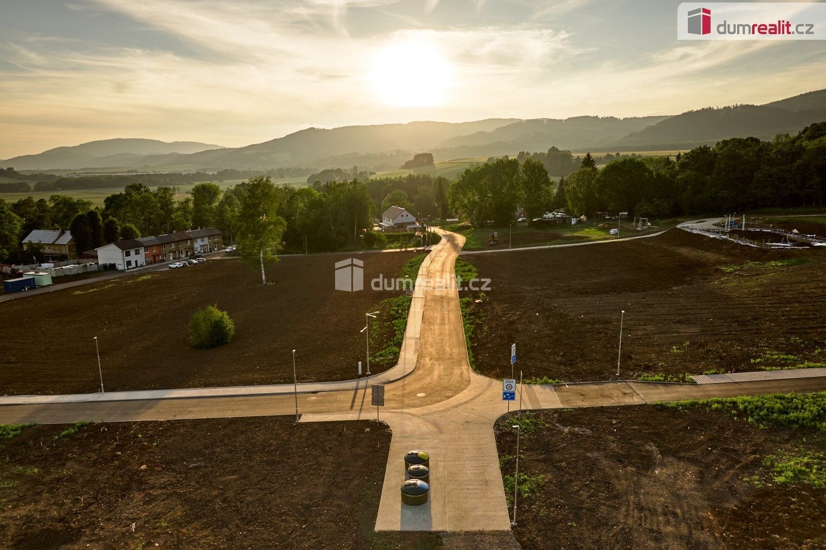 Prodej pozemek pro bydlení - Květnová, Ostrov, 962 m² - 5