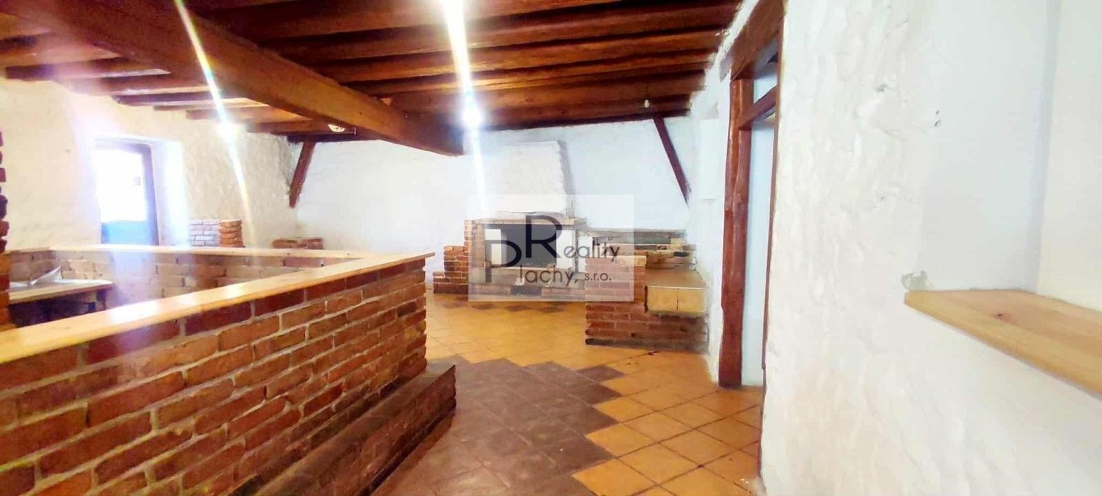 Pronájem obchodní prostory - Znojmo, 300 m²