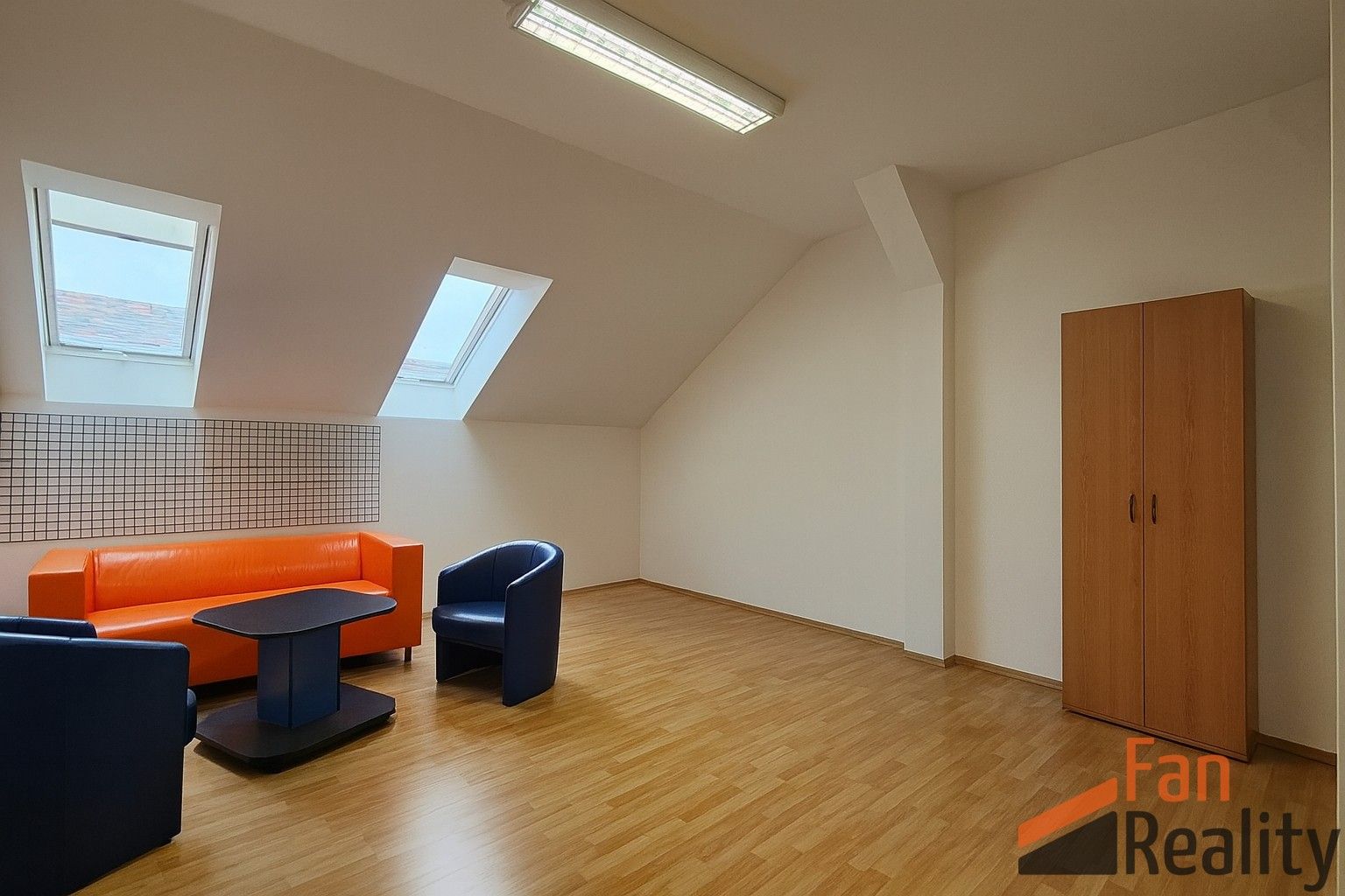 Kanceláře, Budějovická 1146, Jesenice, 45 m²