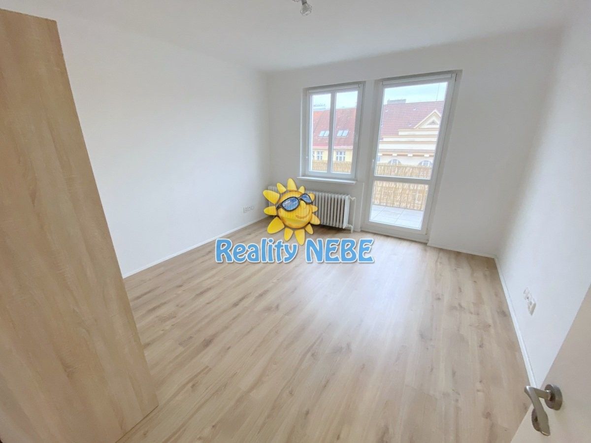 Pronájem byt 1+kk - Vinohradská, Praha, 30 m²