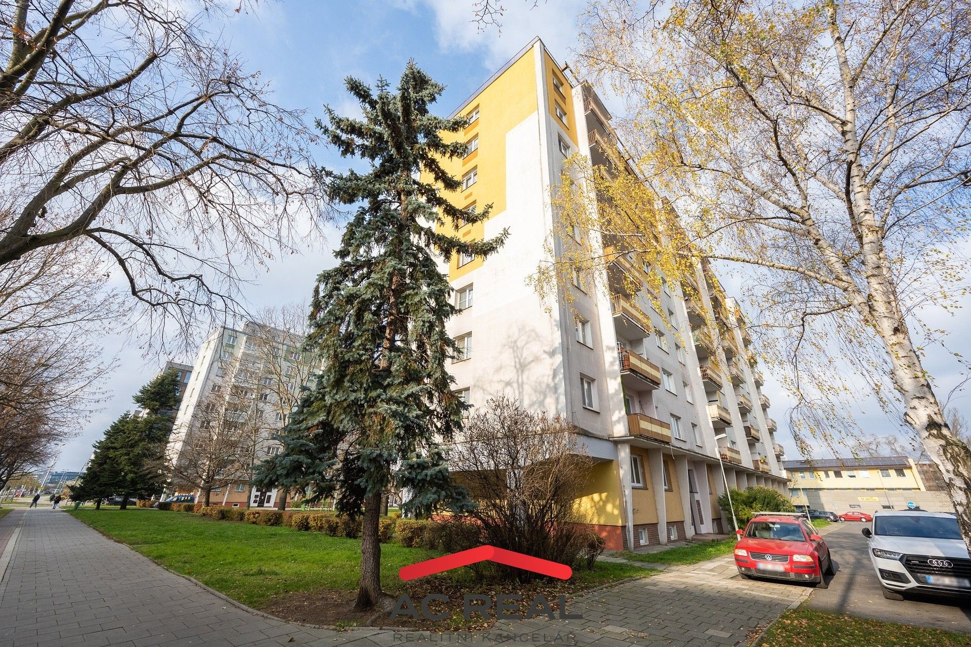 3+1, tř. Kosmonautů, Olomouc, 73 m²