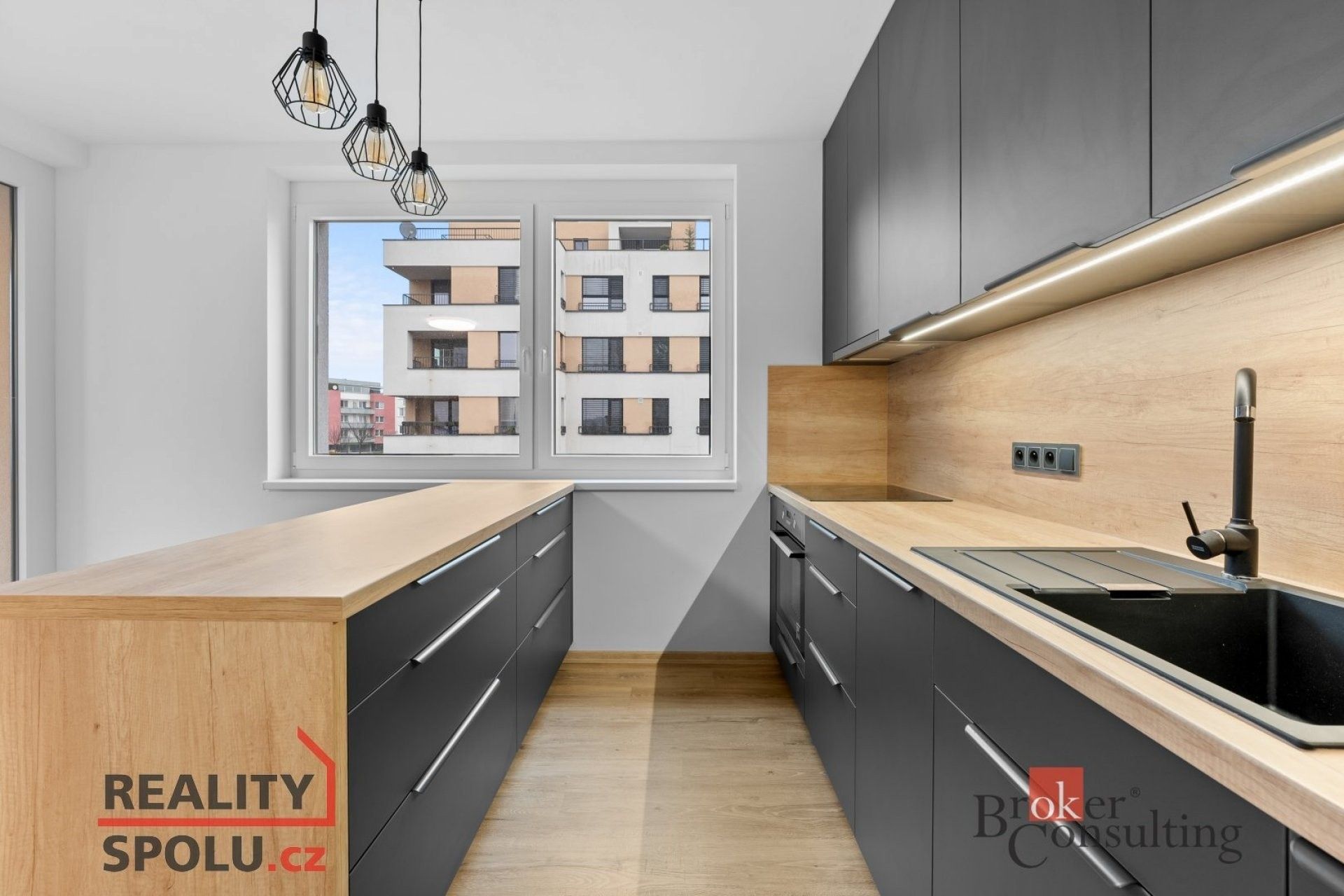 2+kk, Pod Svahem, Hradec Králové, 50 m²