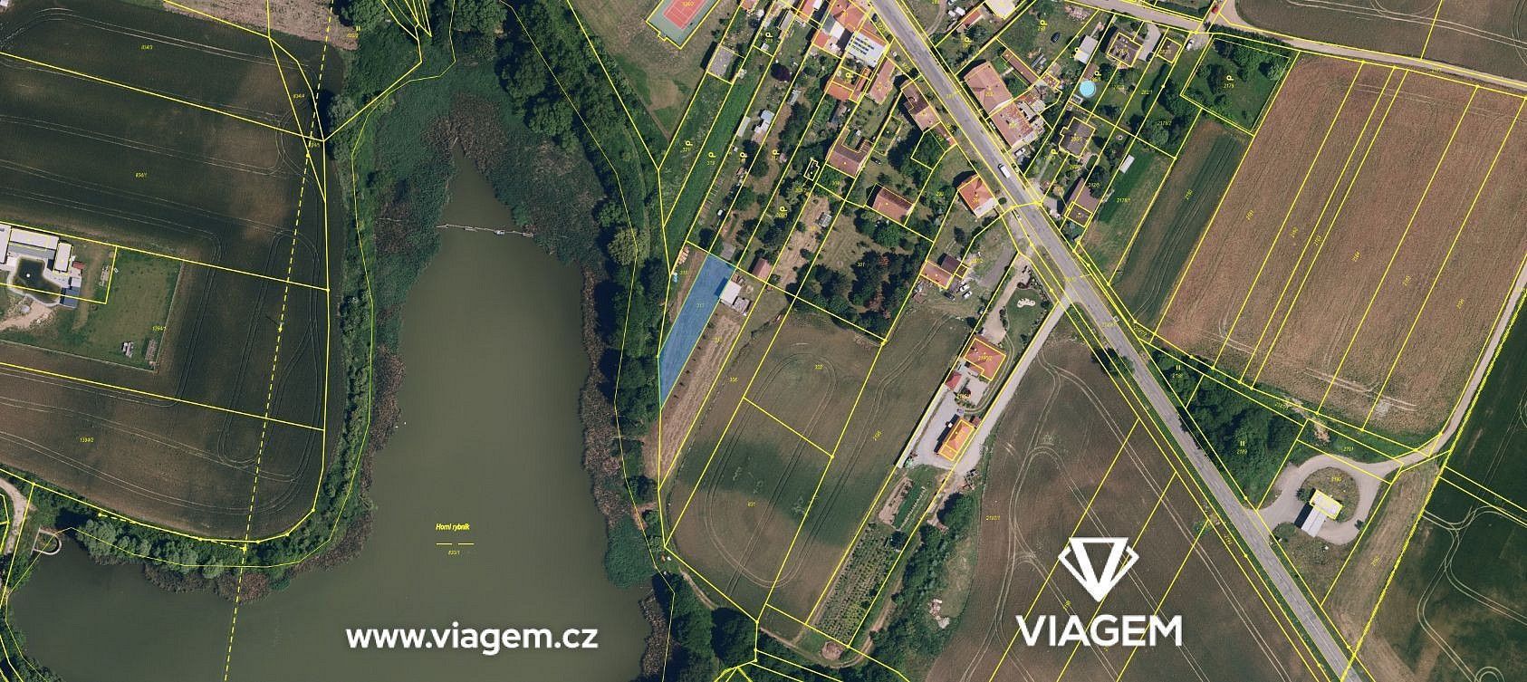 Zahrada, 695 m²