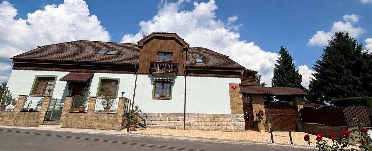 Chata · Holín - Pařezská Lhota, Královéhradecký kraj - 3