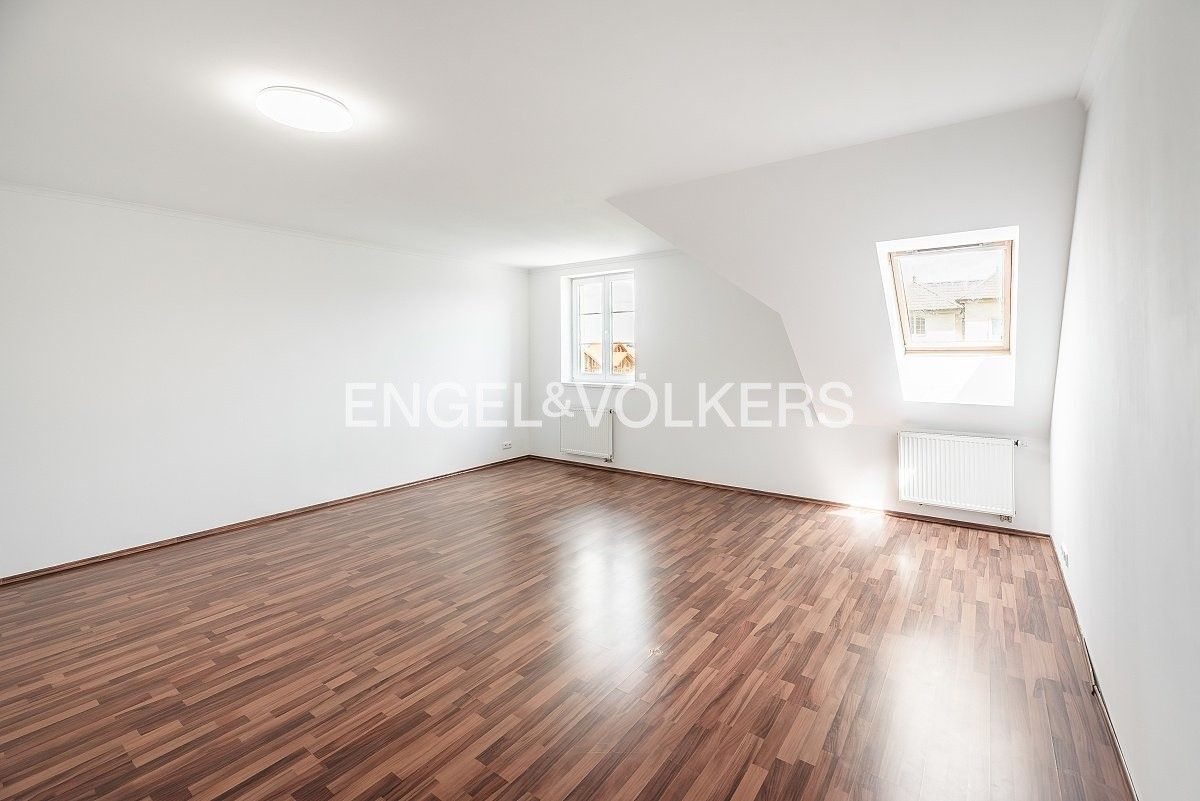 Pronájem rodinný dům - Růžová 526, Jesenice Osnice, 185 m² - 5