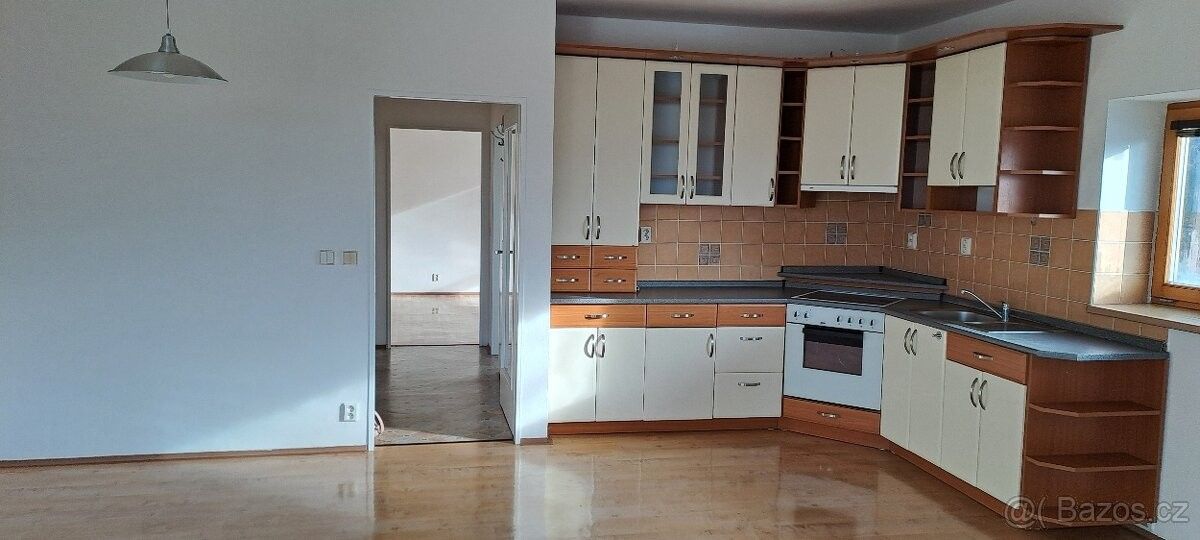 Byty, Machov, 549 63