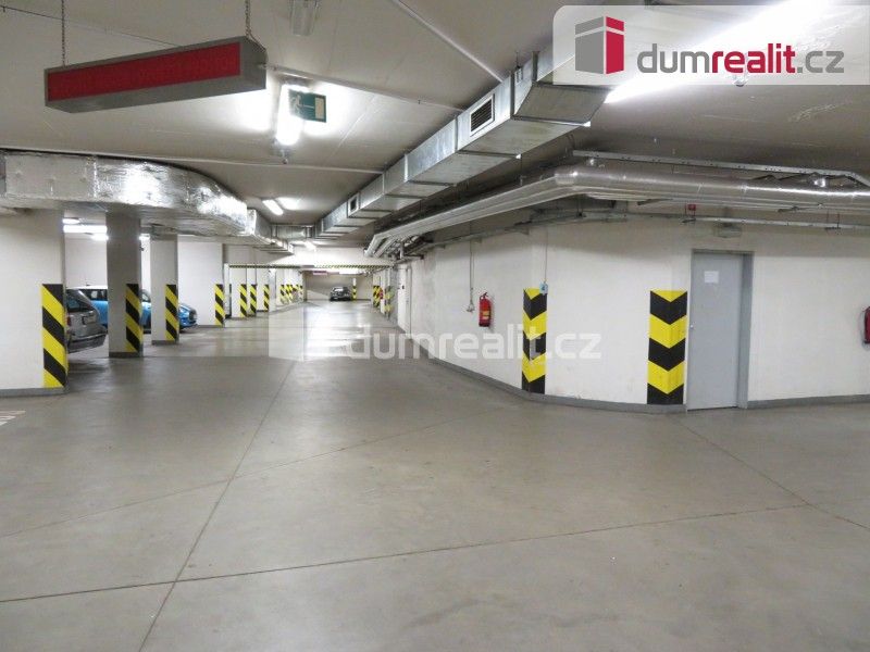 Garáž · 15 m² · V Zeleném údolí 1378, Praha Kunratice - 3