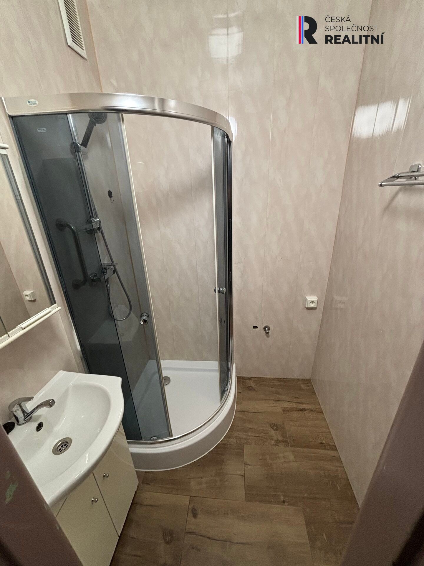 Pronájem byt 1+1 - Raisova, Habartov, 44 m²