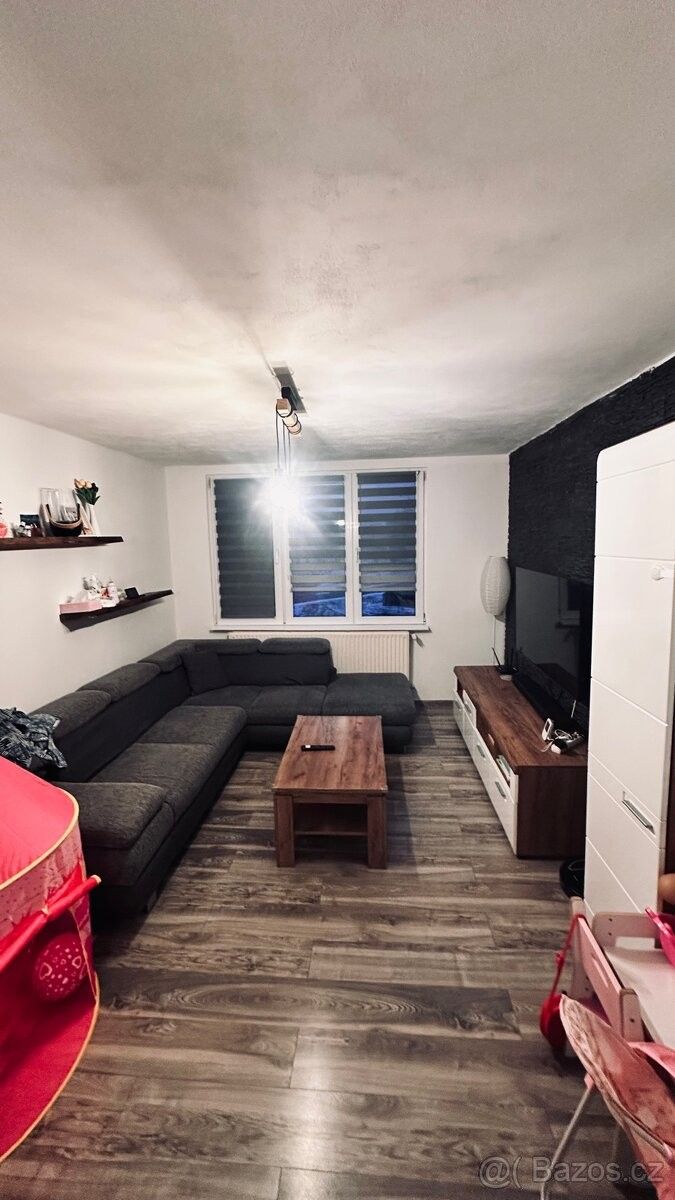 Byty, Člunek, 378 61