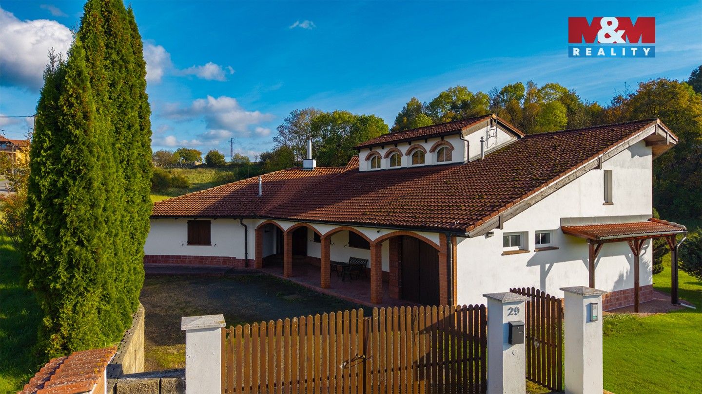 Rodinné domy, Sestroňovice, Frýdštejn, 387 m²