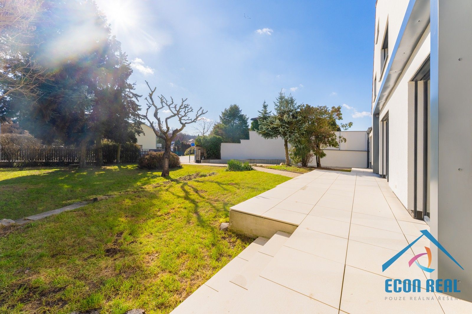 Pronájem rodinný dům - Na konečné, Praha, 224 m²