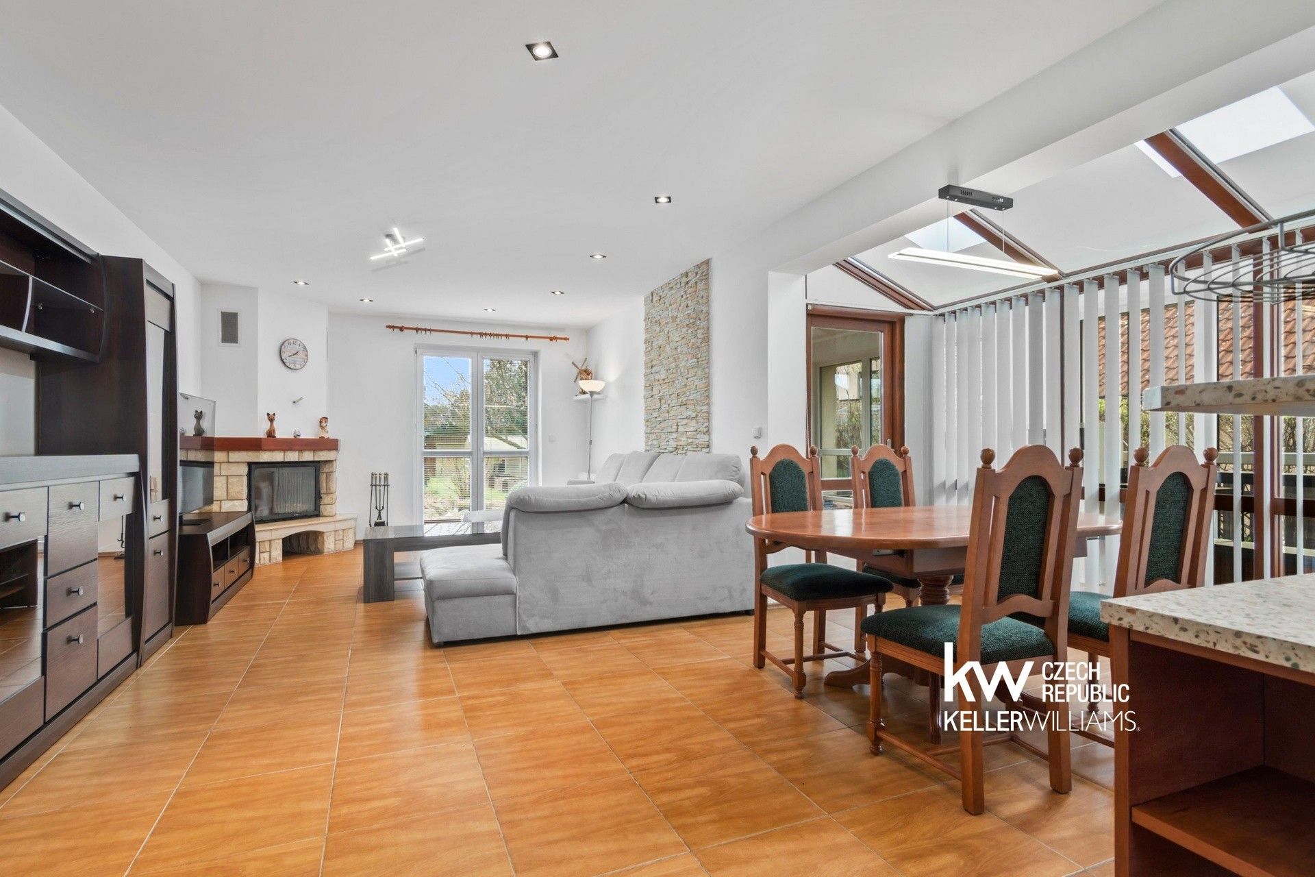 Pronájem rodinný dům - Choceradská 236, Svojetice, 281 m² - 5