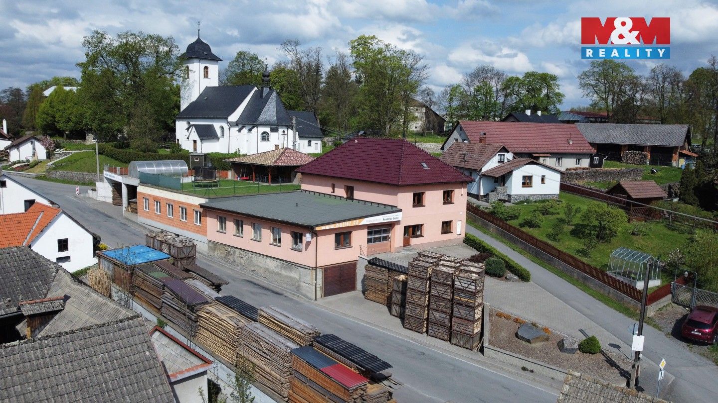 Pronájem rodinný dům - Spálov, 180 m²