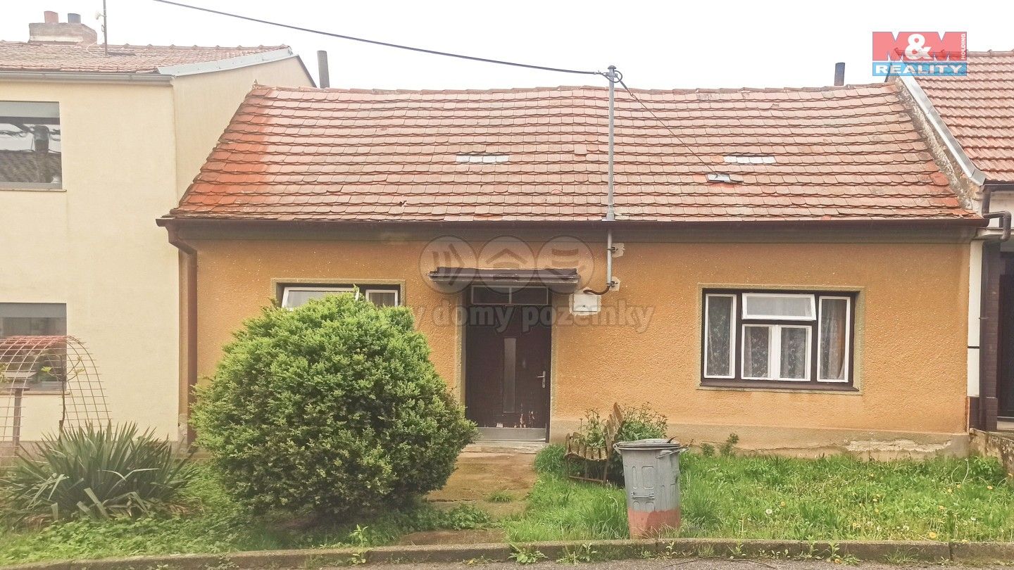 Prodej rodinný dům - Hrušky, 145 m²