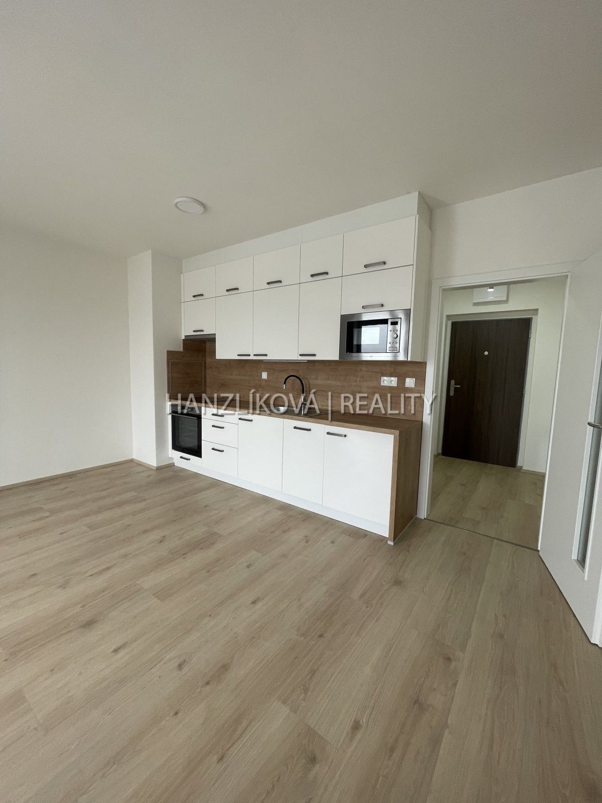 1+kk, Dobrovodská, České Budějovice, 32 m²