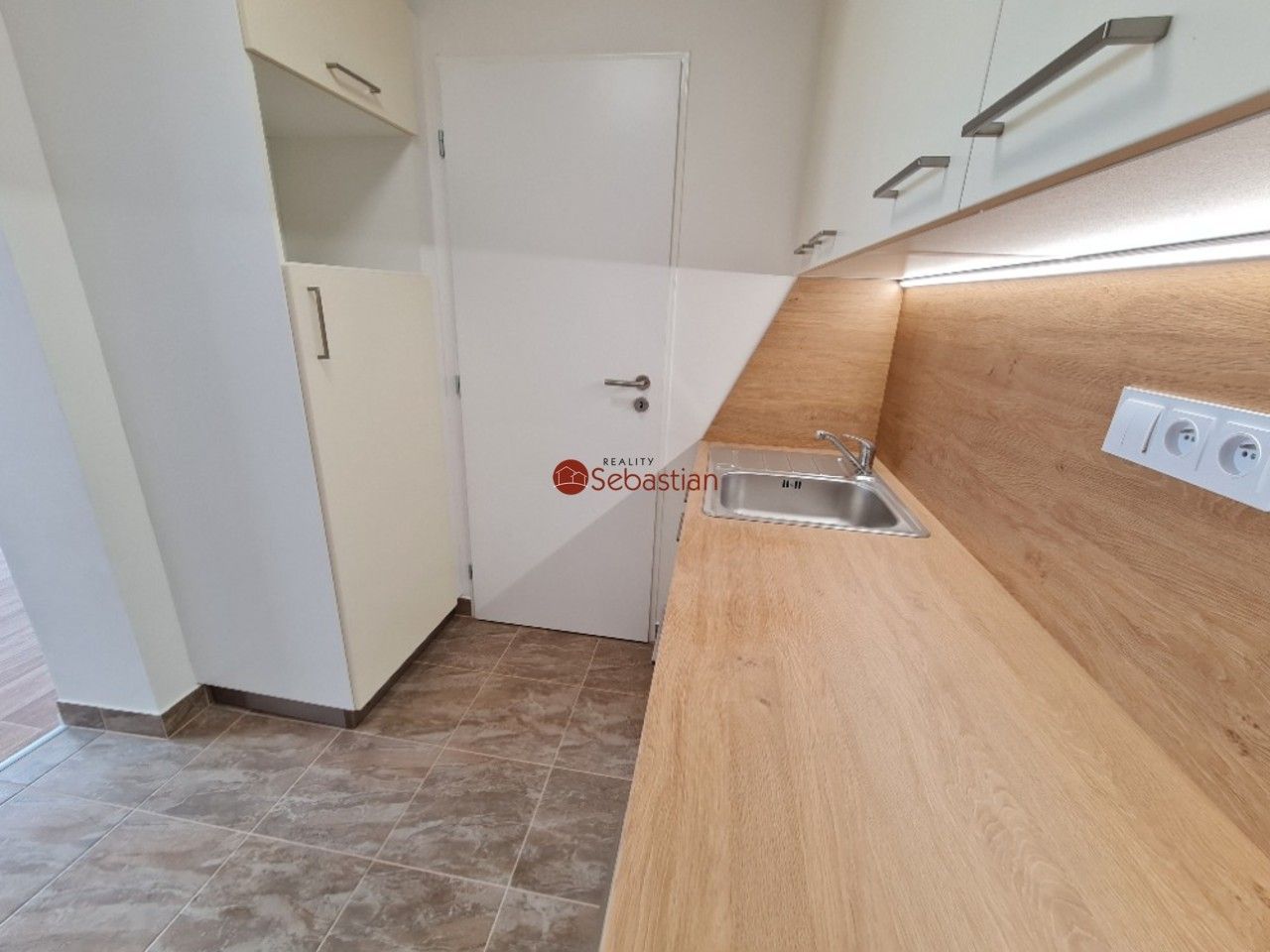 Pronájem byt 2+1 - Antonína Sochora, Teplice, 48 m² - 2