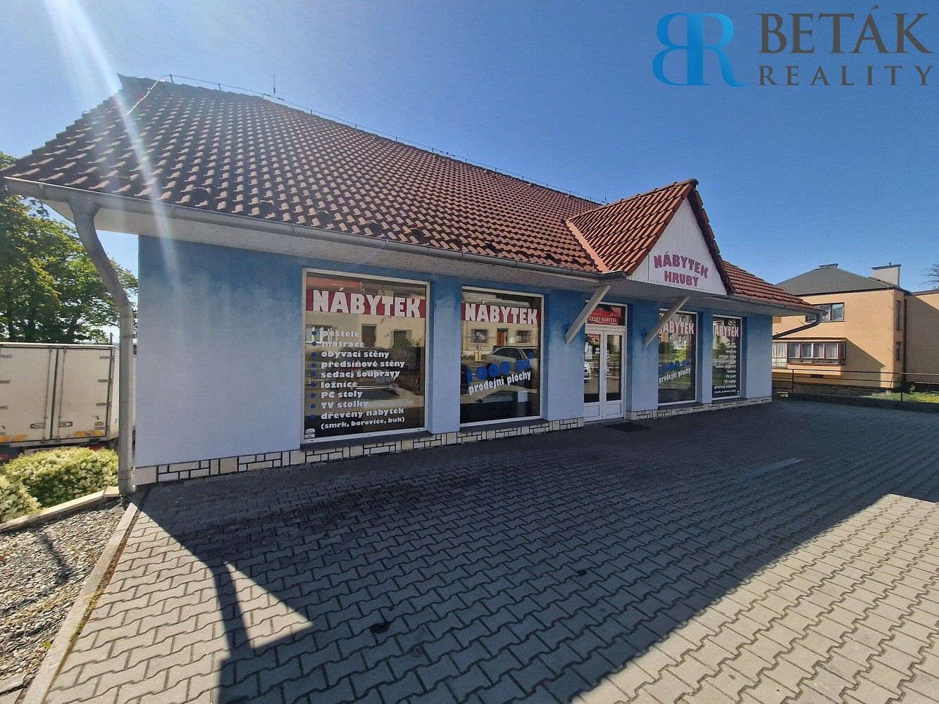 Obchodní prostory, 1 200 m²