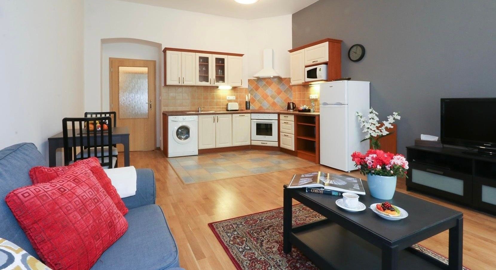 2+kk, Moravská, Praha, 65 m²