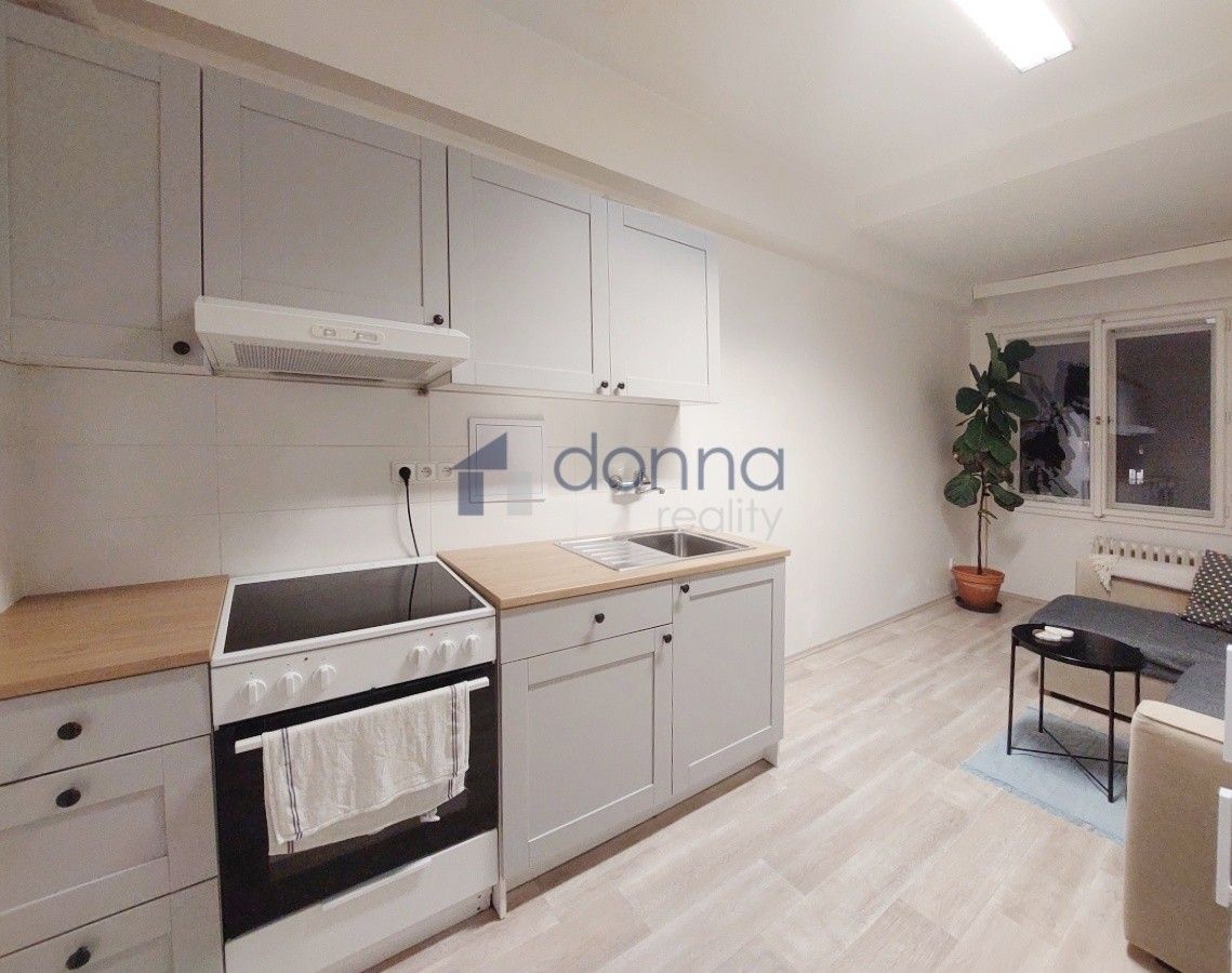 Pronájem byt 2+kk - Sokolovská, Praha, 62 m²