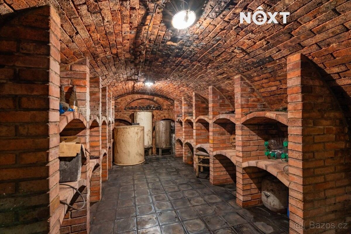 Rodinné domy, Mutěnice, 696 11