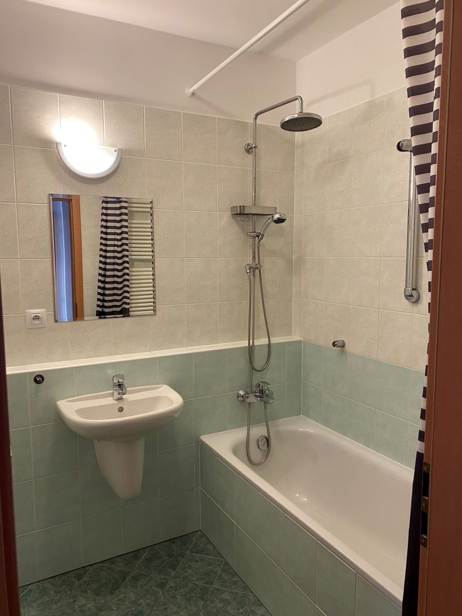 Pronájem byt 2+kk - Na Císařce, Praha - Smíchov, 53 m² - 5