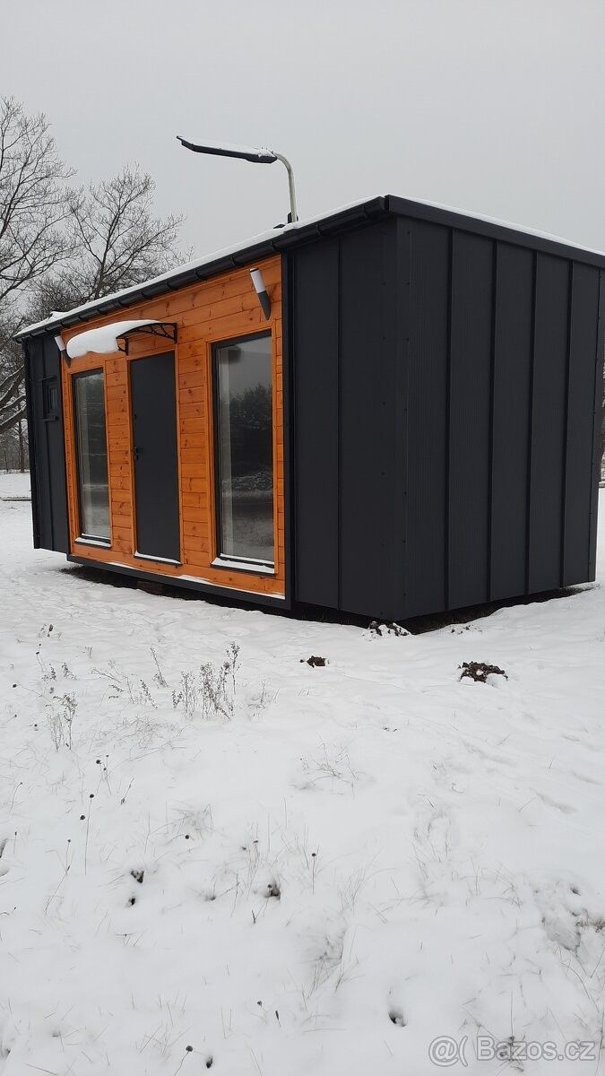 Chaty, 987 66, Zahraničí