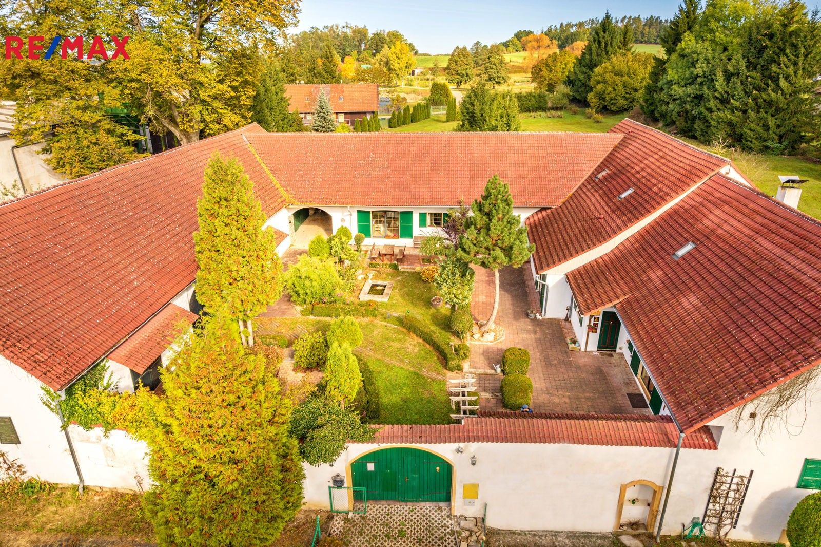 Prodej dům - Dolní Pěna, 900 m²