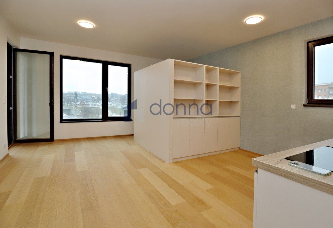 1+kk, V třešňovce, Praha, 43 m²