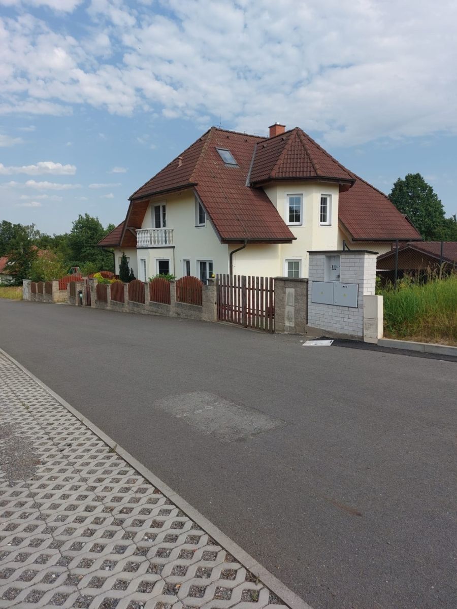 Rodinný dům · 340 m² · Popovičky - Chomutovice u Dobřejovic, Středočeský kraj - 3