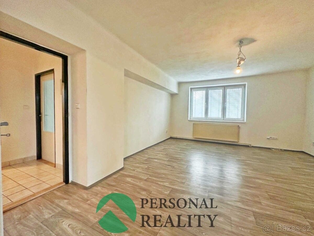 Byty, Pavlíkov, 270 21