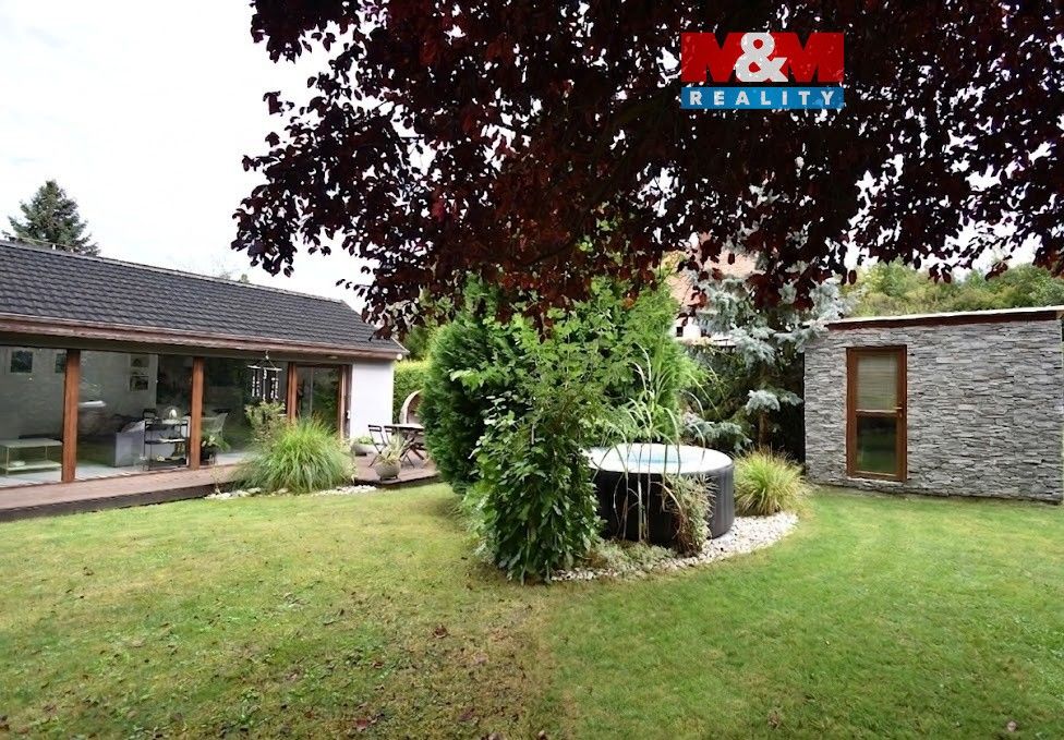 Rodinné domy, Strmá, Panenské Břežany, 73 m²