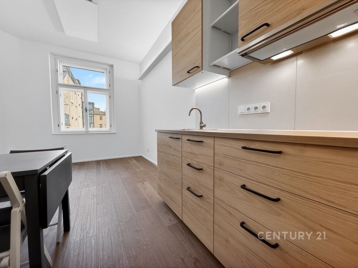 Pronájem byt 1+kk - Vršovická 160, Praha, 20 m²