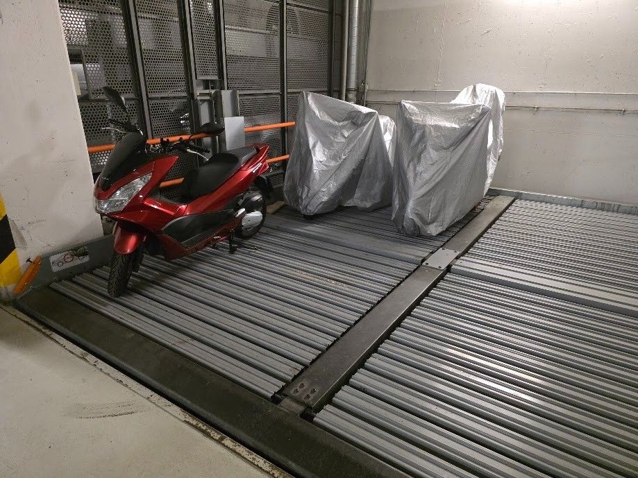 Garáže, Praha, 170 00