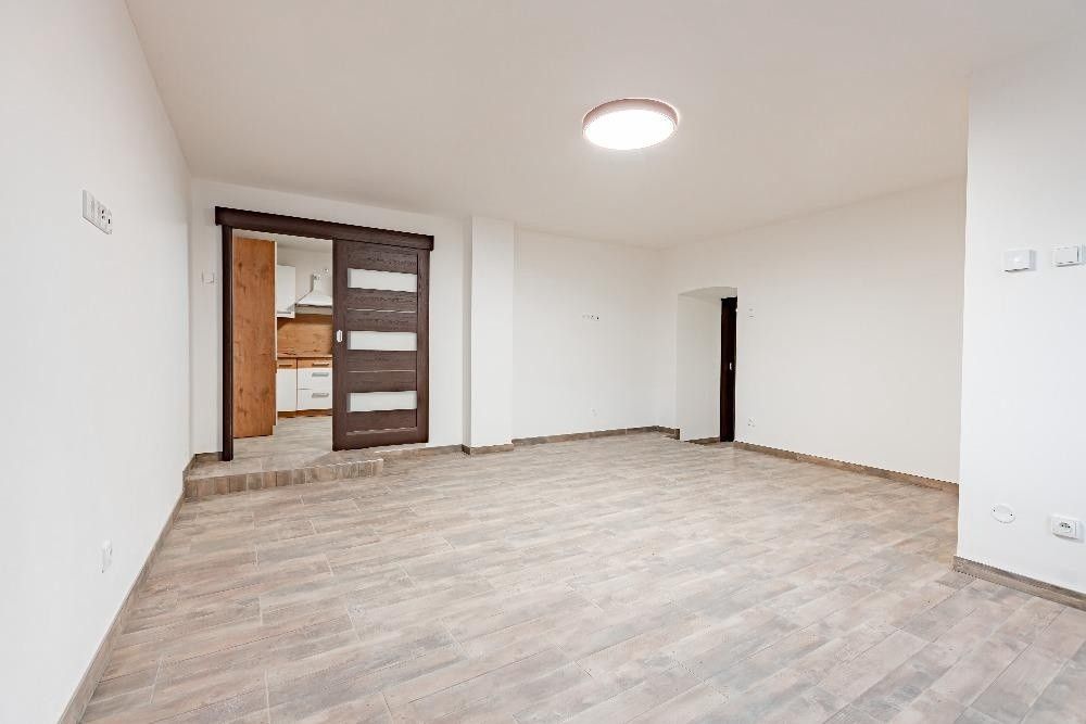 Prodej byt 2+1 - Praha - západ, 253 03, 64 m²