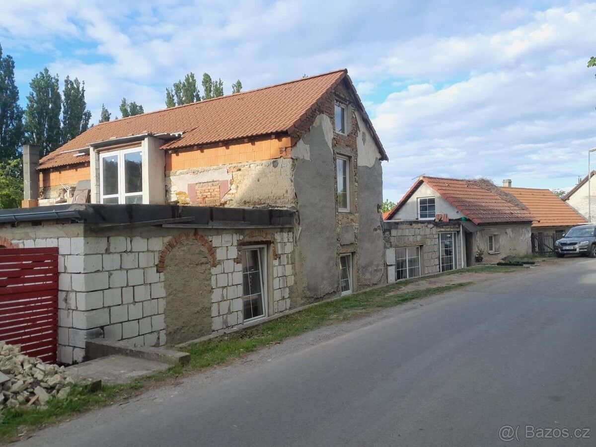 Rodinné domy, Klobuky v Čechách, 273 74