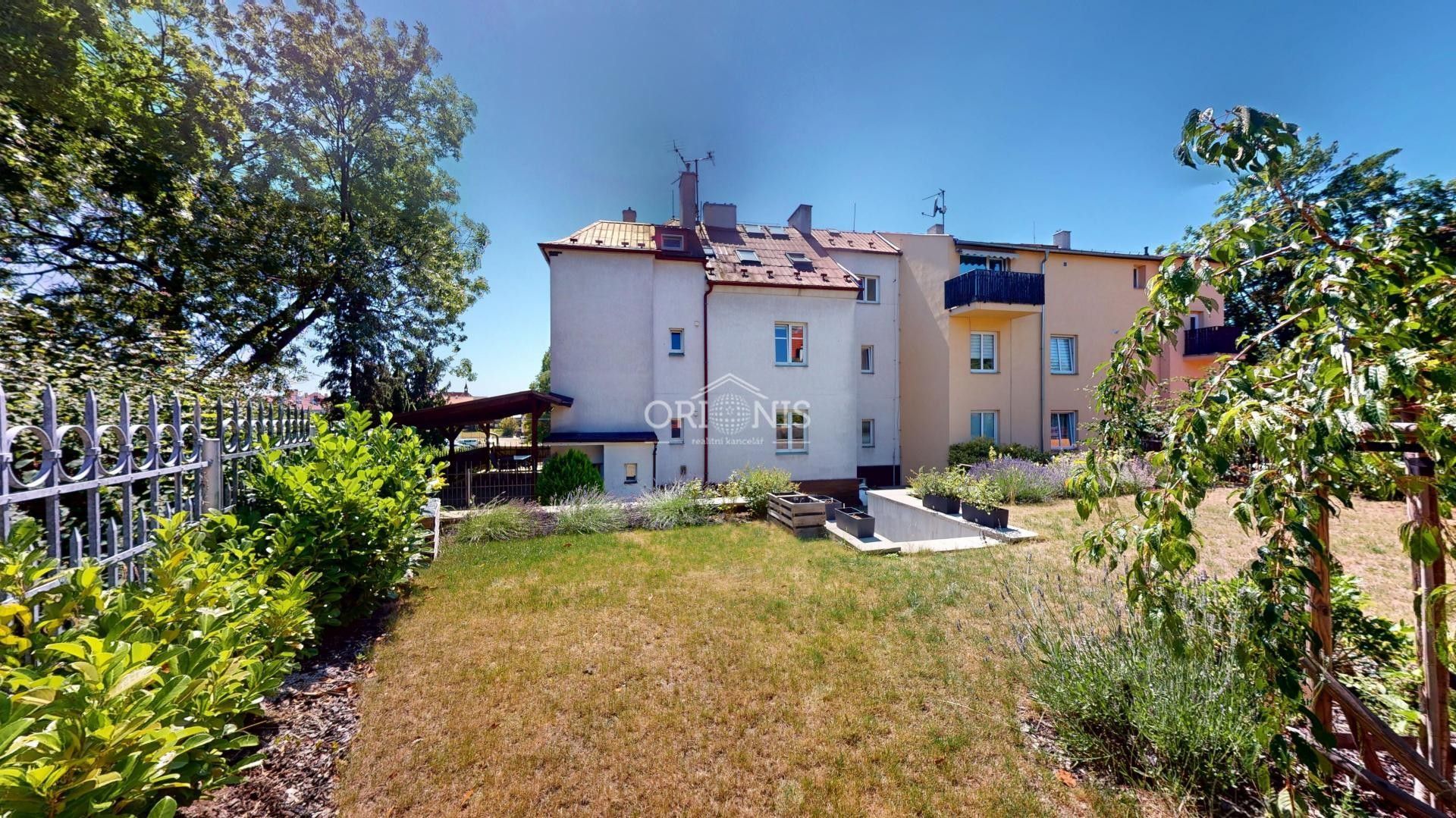 Rodinné domy, Čelakovského, Chomutov, 300 m² - 1