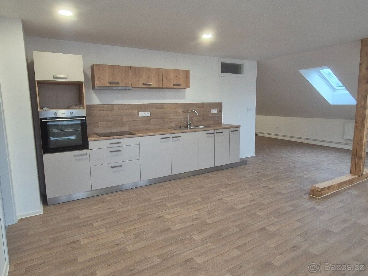 Pronájem byt - Dvůr Králové nad Labem, 544 01