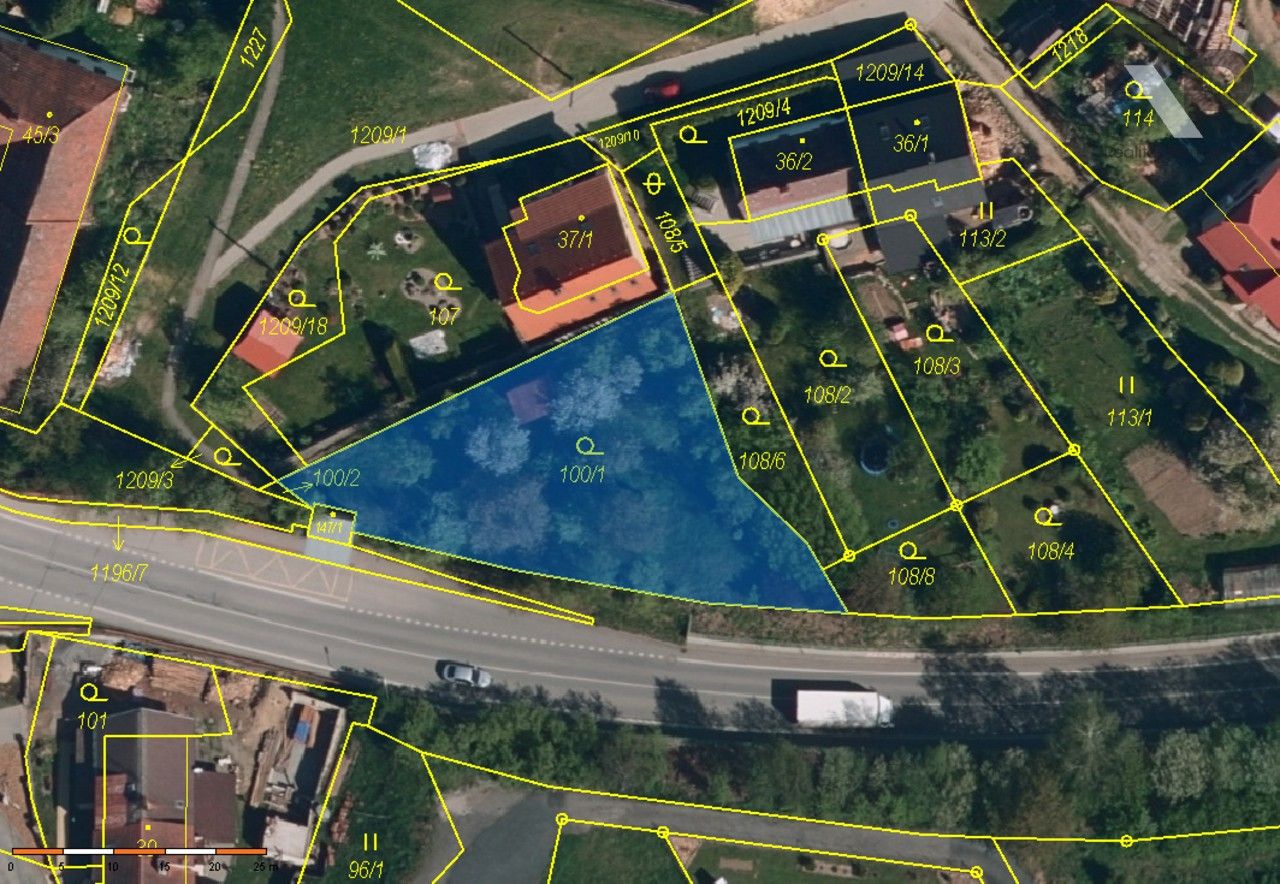 Zahrady, Řehořov, Kamenice, 930 m²