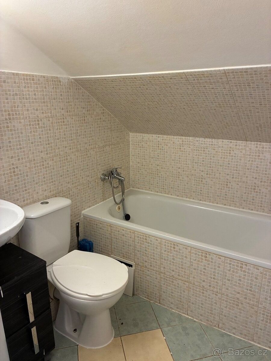 Byty, Karlovy Vary, 360 17