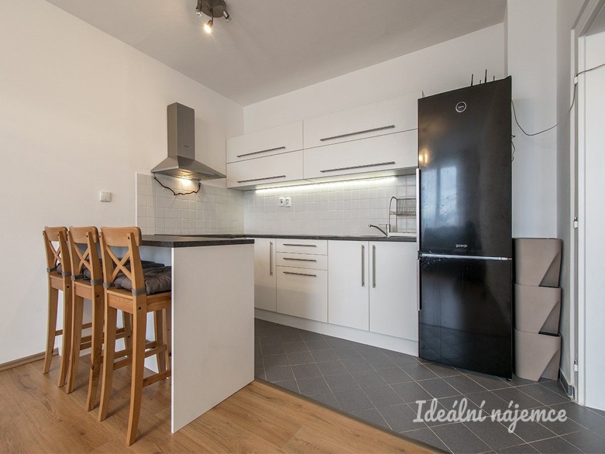 2+kk, Štúrova, Praha, 39 m²