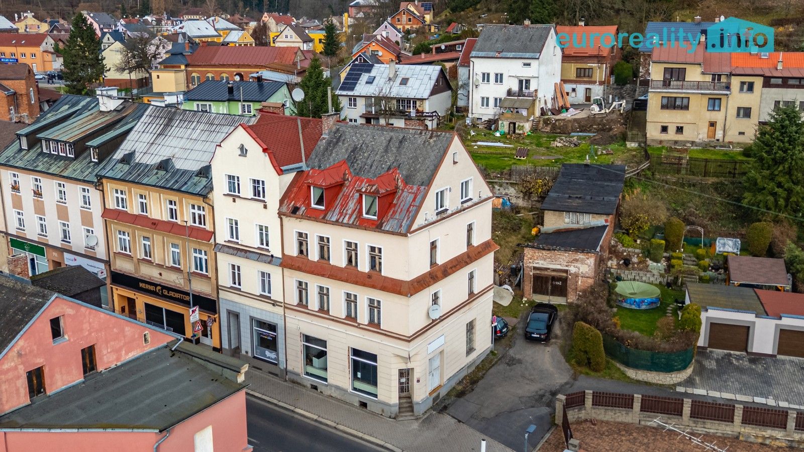 Rodinné domy, Dukelská, Kraslice, 267 m²